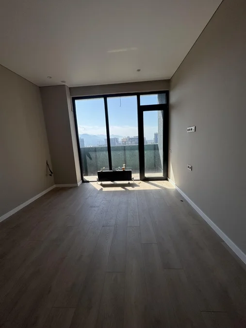 Белый дом: 2-комнатная, 77.1 м²