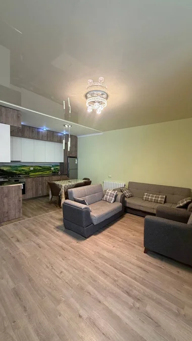 3-комнатная квартира, 75 м², 18 этаж, $700