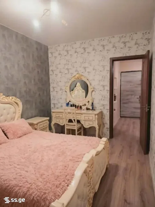 Коммерческое помещение на kaloubani st. 14 Mesame masivi