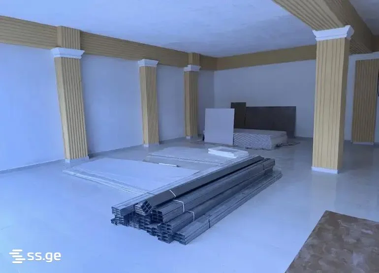 : Сдаётся торговая коммерческая площадь в районе Руставели
