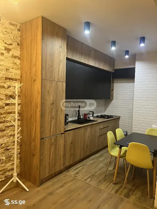 4 room Flat For Rent. Isani