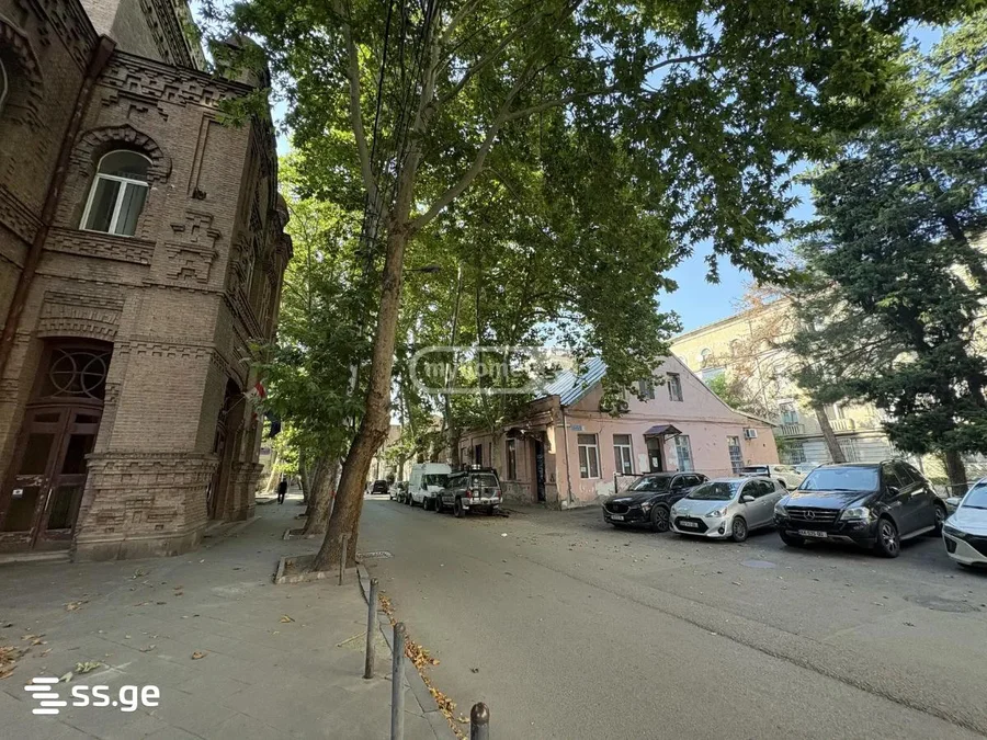 Commercial space For Sale. Chugureti