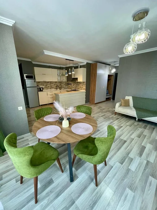 Долгосрочная аренда 3-комнатной квартиры в Khimshiashvili District