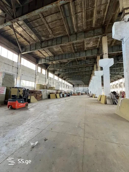 Складская территория в Орхеви, 2000 кв.м
