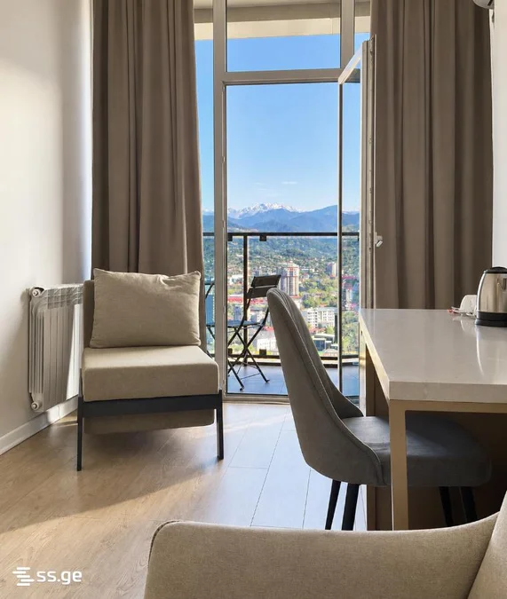1+1 на Komuna Tower Ангис  3-й переулок 10 Airport District