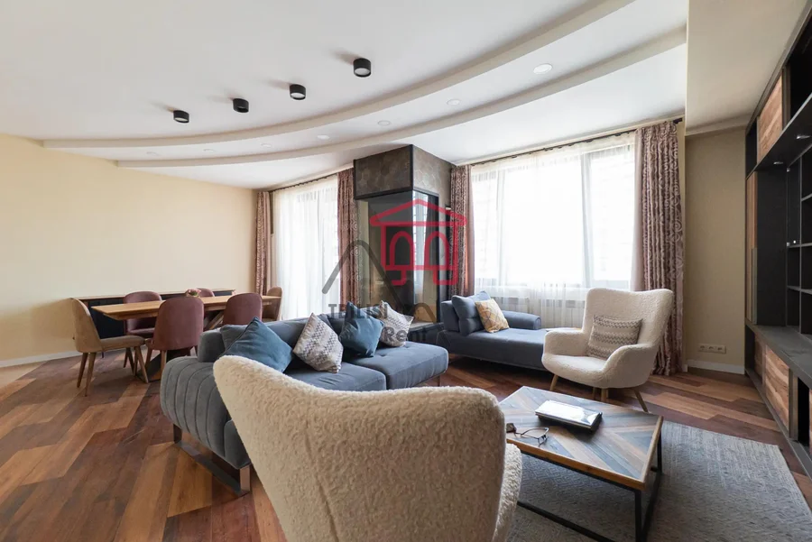 5-комнатная квартира на ул. Мераба Алексидзе, $1900