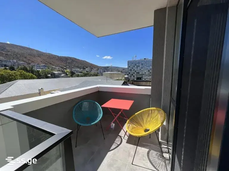 3 room Flat For Rent. Vake