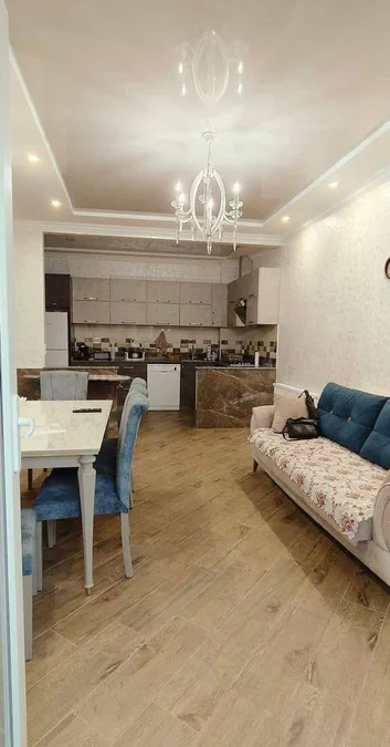 Долгосрочная аренда 3-комнатной квартиры в Khimshiashvili District