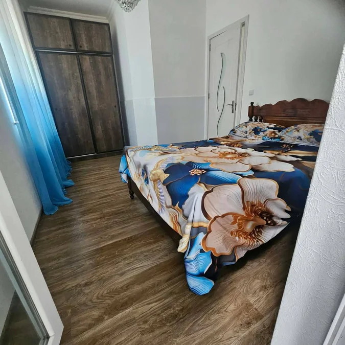 3-комнатная квартира , $700
