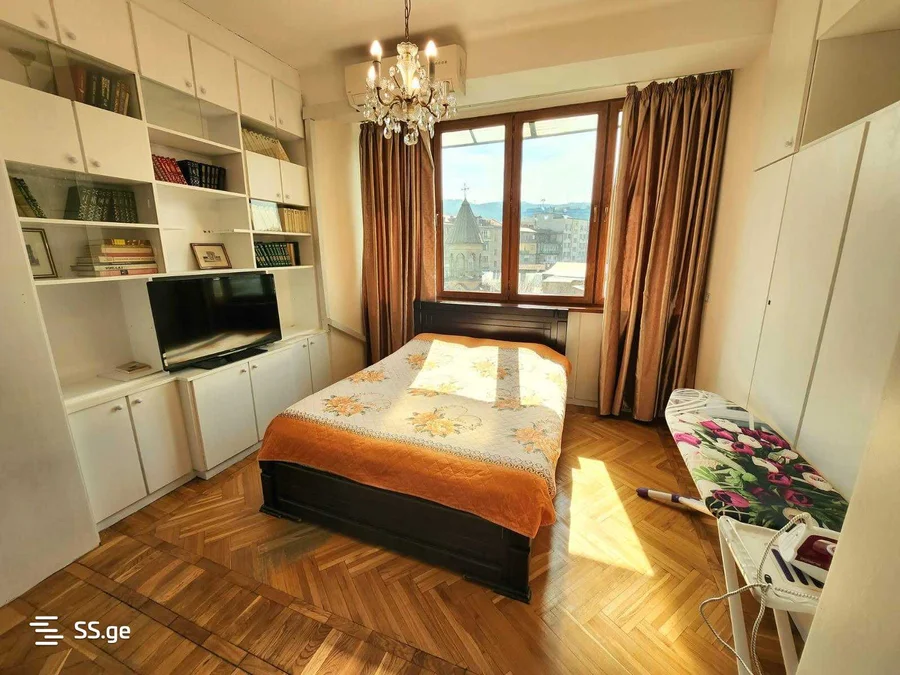 3-комнатная квартира Продаётся. Мтацминда