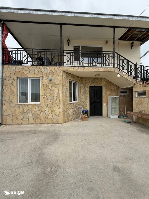 8 room Private House For Sale. Avlabari