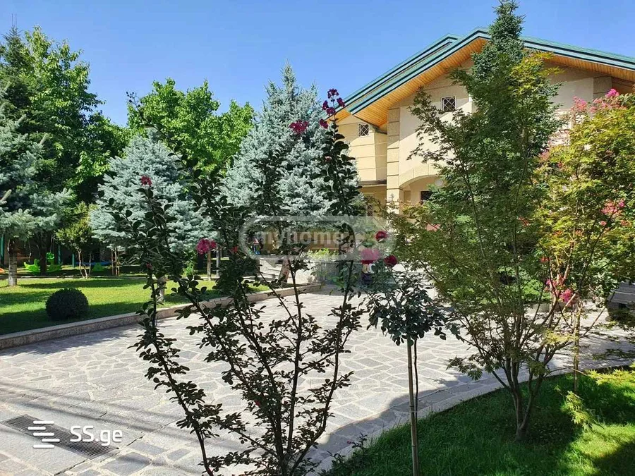 8 room Private House For Rent. Saburtalo