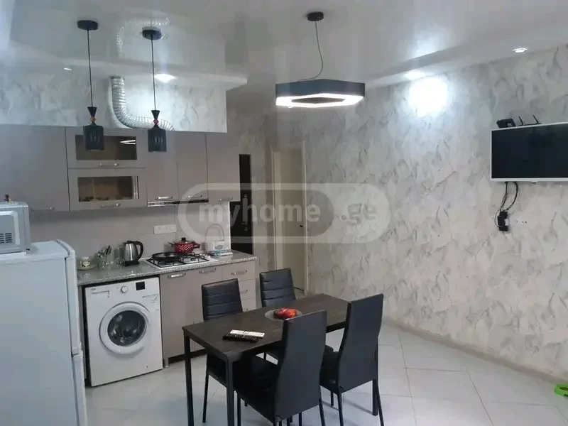 3-комнатная квартира на ул. Багратиони, $450