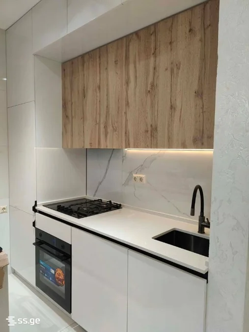 1+1 на Nizharadzis Kucha 5 Boni-Gorodok District