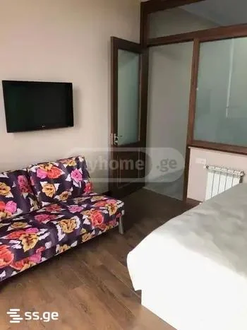 Коммерческое помещение на ლუკა ასათიანის ქუჩა 58) 51 Old Batumi District