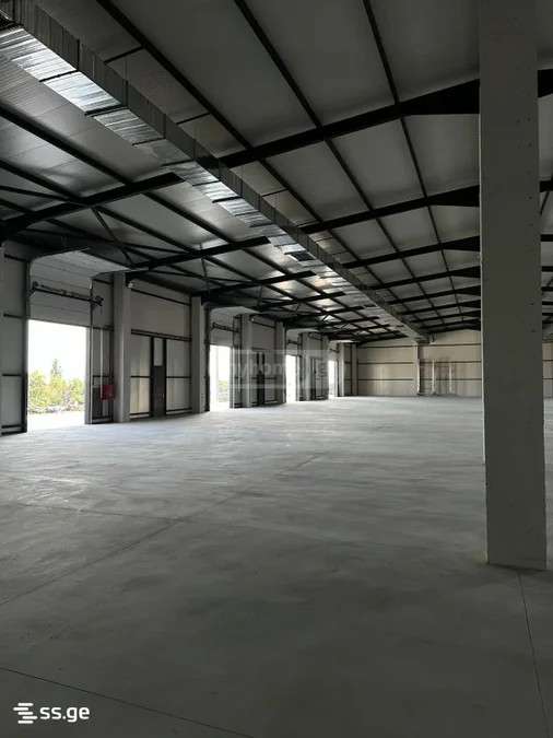 Store-Industrial property For Sale. Lilo