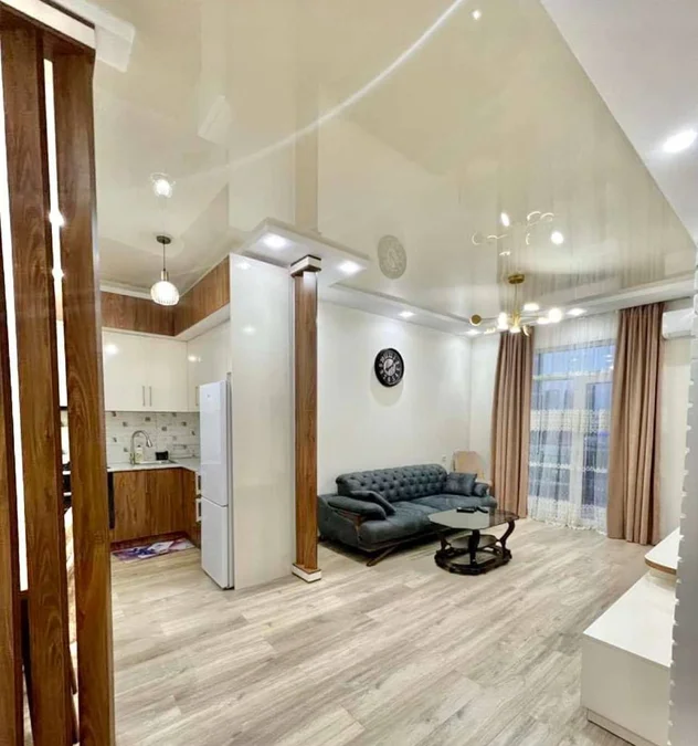 3-комнатная квартира, 75 м², $700