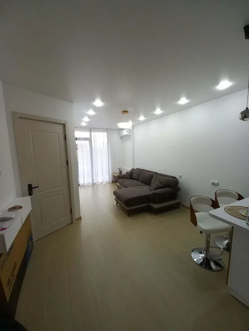 1+1 $600