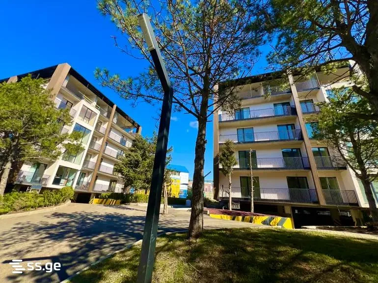 Коммерческое помещение на ფერმწერთა ქუჩა 123 Lisi lake