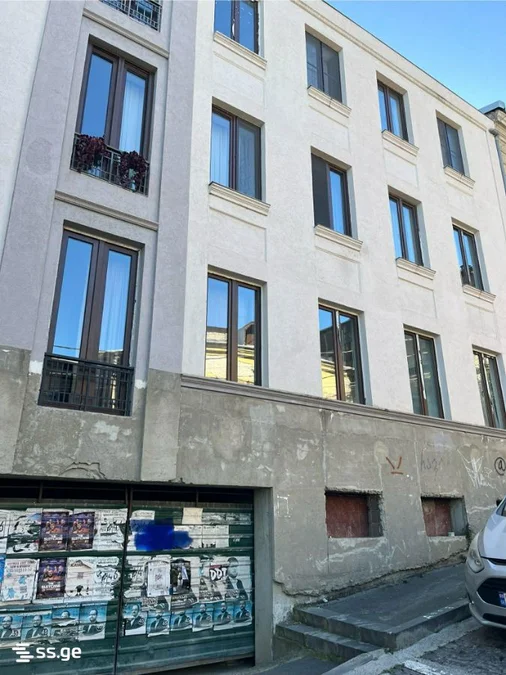 Commercial space For Sale. Sololaki