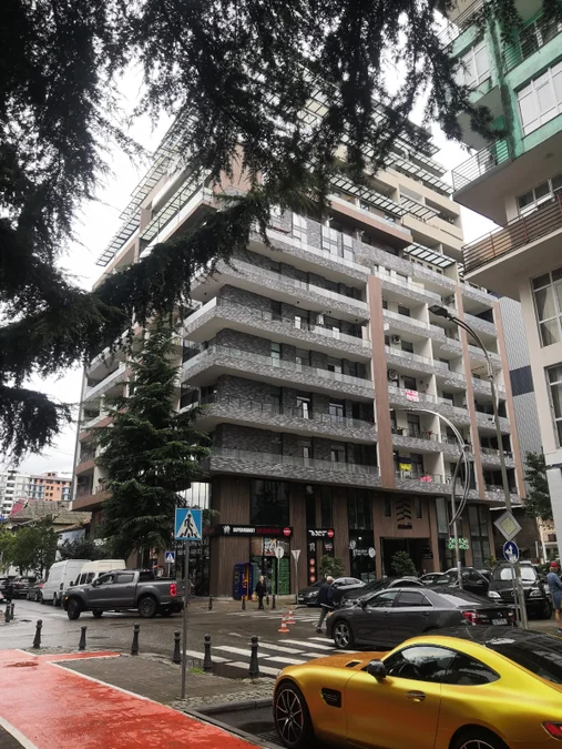 1+1 на Хайдара Абашидзе Улица Bagrationi District