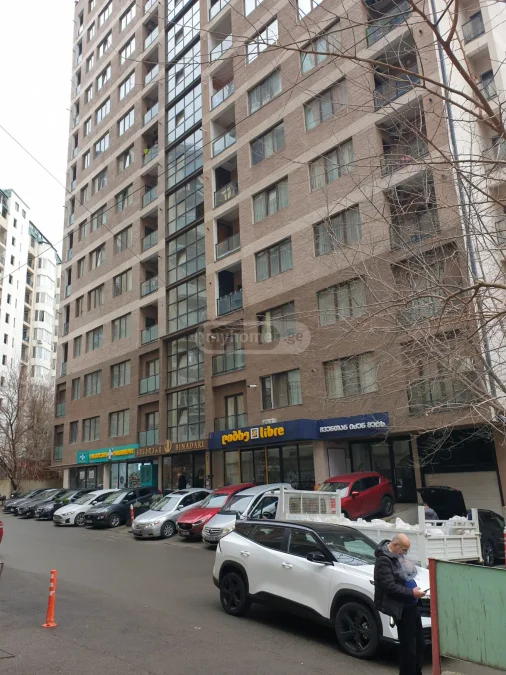 Универсальное коммерческое помещение в Ваке