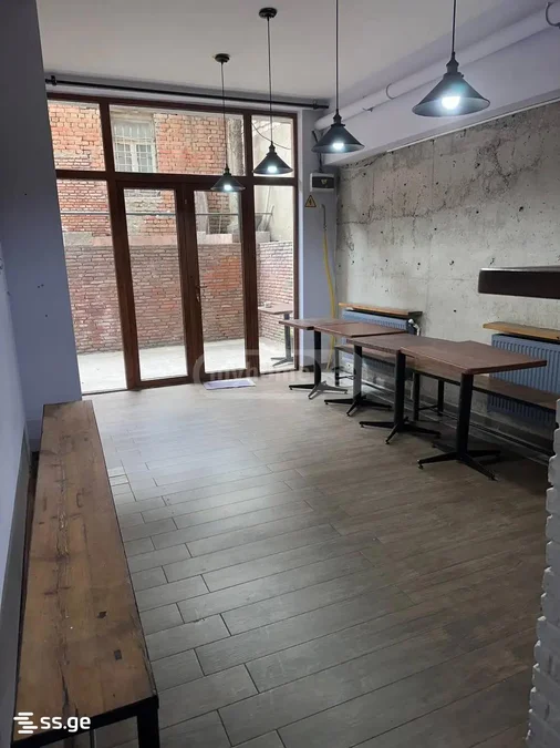 Commercial space For Rent. Isani