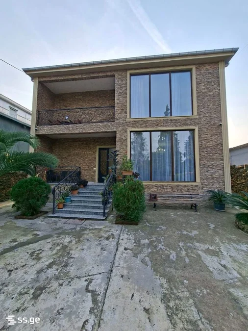 6 room Private House For Rent