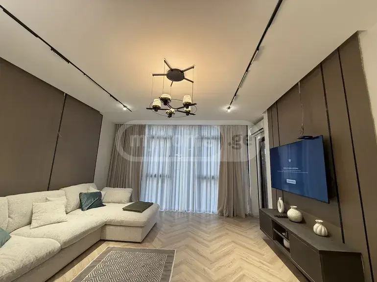 3 комнатная квартира , $1800