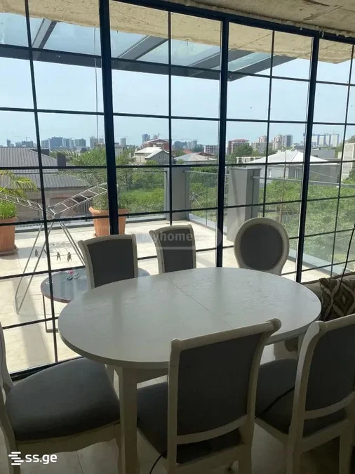 9 room Private House For Rent