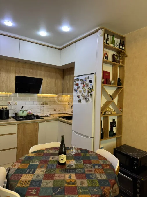 3-комнатная квартира 59 кв.м, $118,000