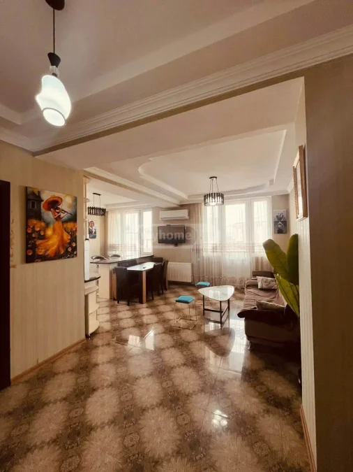 4-комнатная квартира на Агмашенебели, $950