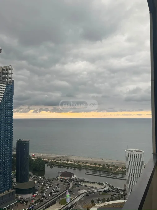 2-комнатная квартира с видом на море в Intourist Residence