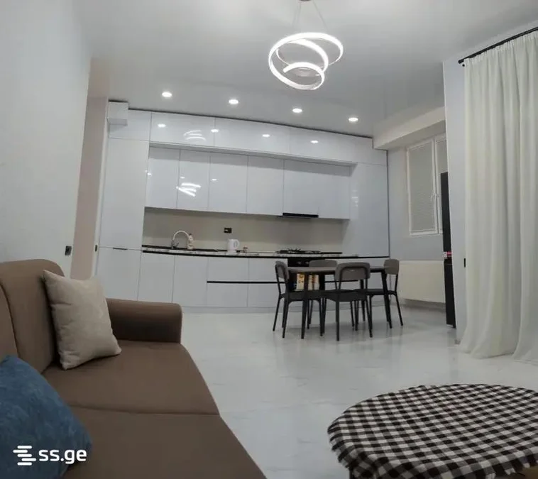 3-комнатная квартира в Тбилиси
