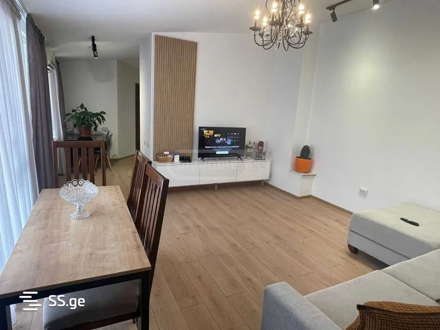 4 room Flat For Rent. Vera