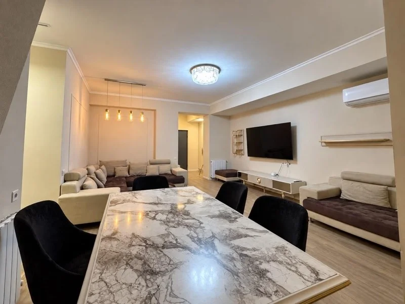 Пирамида: 4-комнатная, 187,0 м²