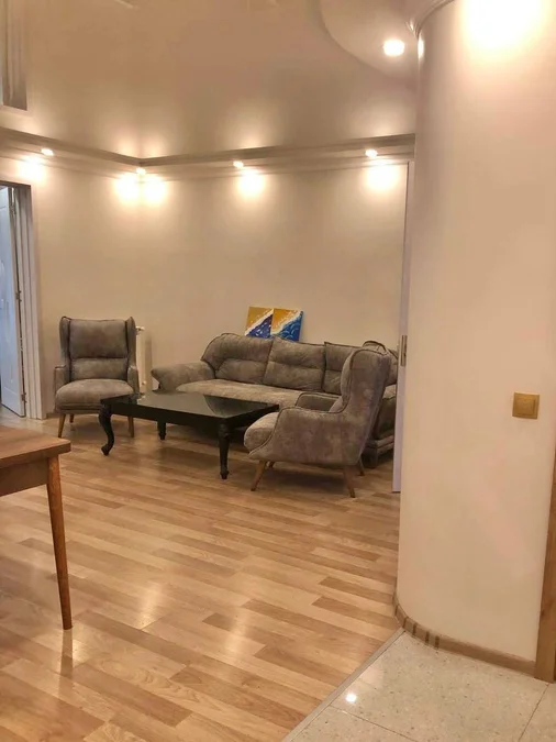 3-комнатная квартира с 2 спальнями, ул. Грибоедова 6, $650