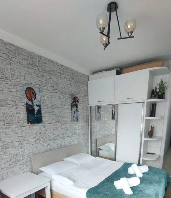 1+1 с кухней, тихий двор, $400