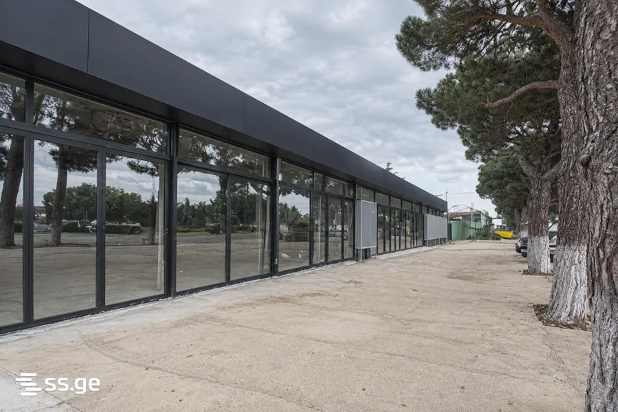 Commercial space For Rent. Lilo