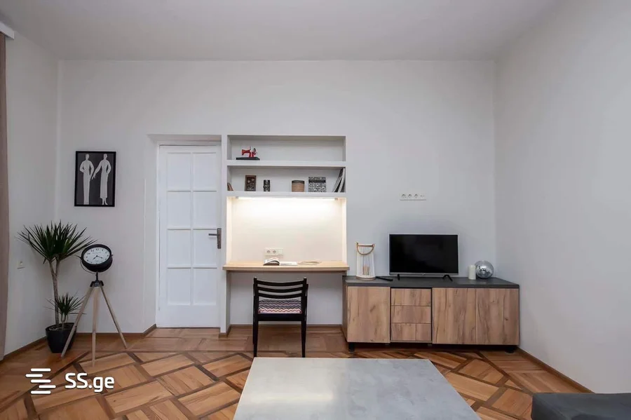 2 room Flat For Rent. Mtatsminda
