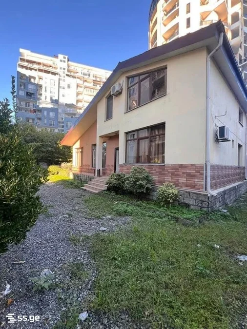 6 room Private House For Rent