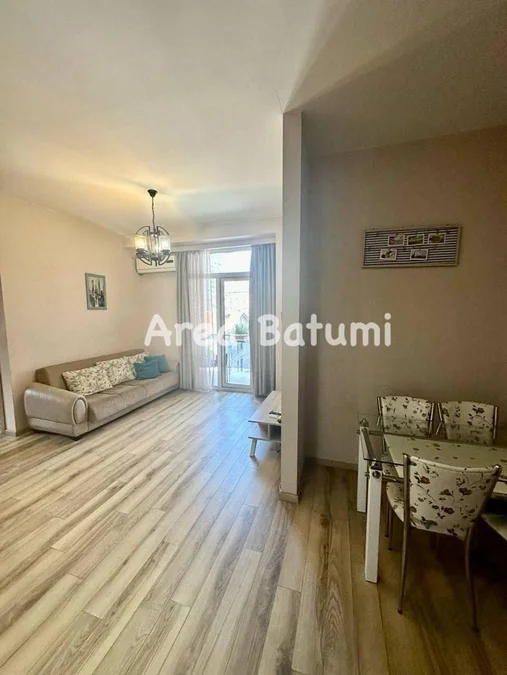 Нико Пиросмани ул., 1а: 3-комнатная, 70.0 м²