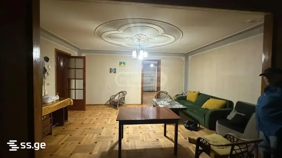 4-комнатная квартира в Тбилиси