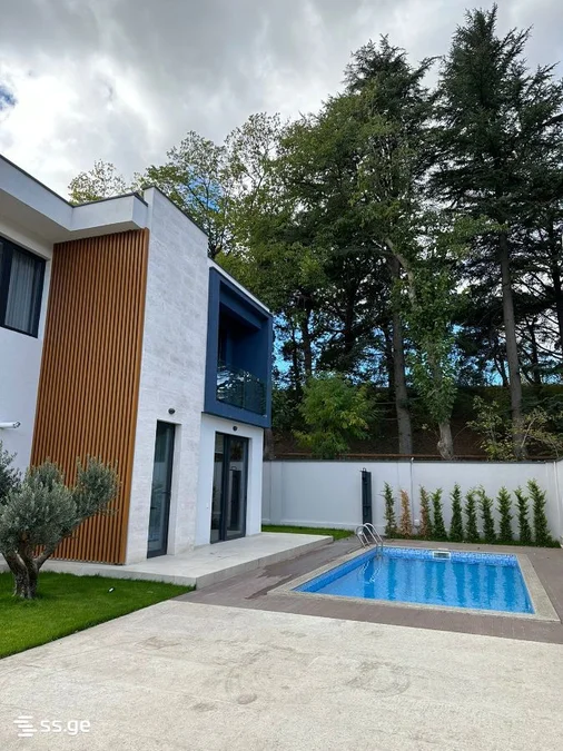 8 room Private House For Rent. Digomi
