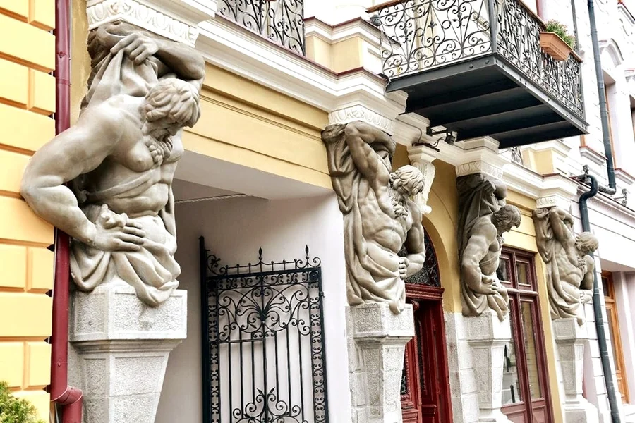 Квартира в историческом дворе, площадь Орбелиани