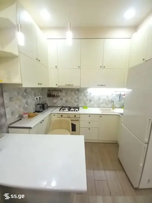 2 room Flat For Sale. Isani