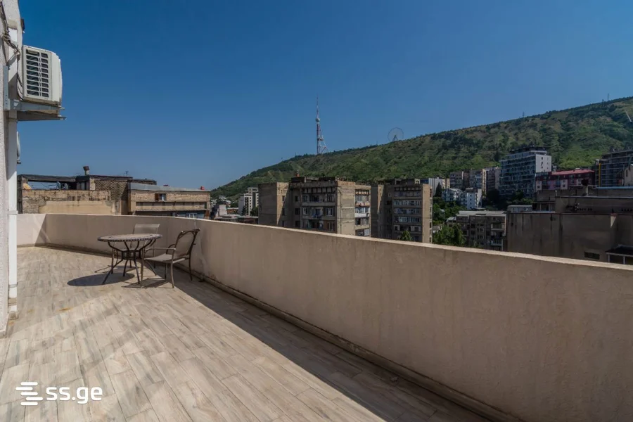 5 room Flat For Rent. Vake