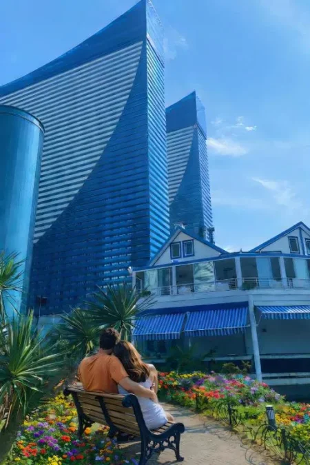Комфортабельный апартотель с видом на море - Orbi City