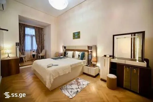 6 room Flat For Rent. Vera