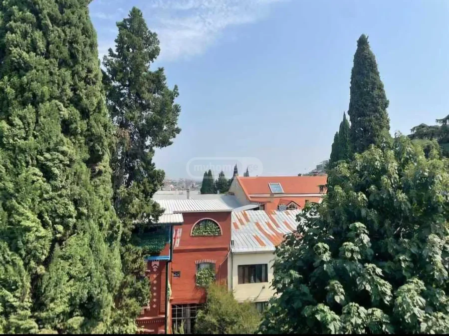 3 room Flat For Rent. Sololaki